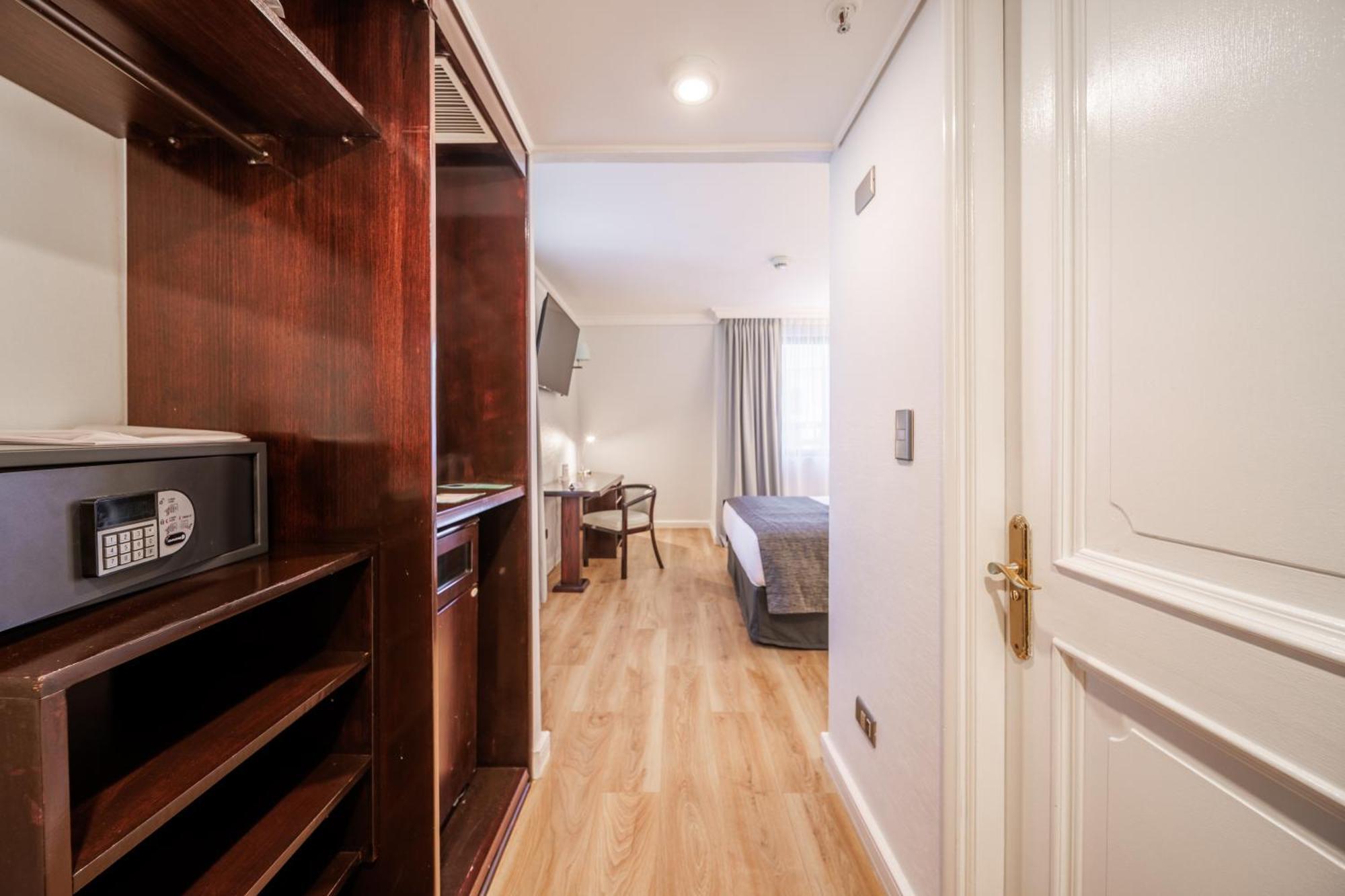 Hotel Wyndham Garden Kennedy 4*
